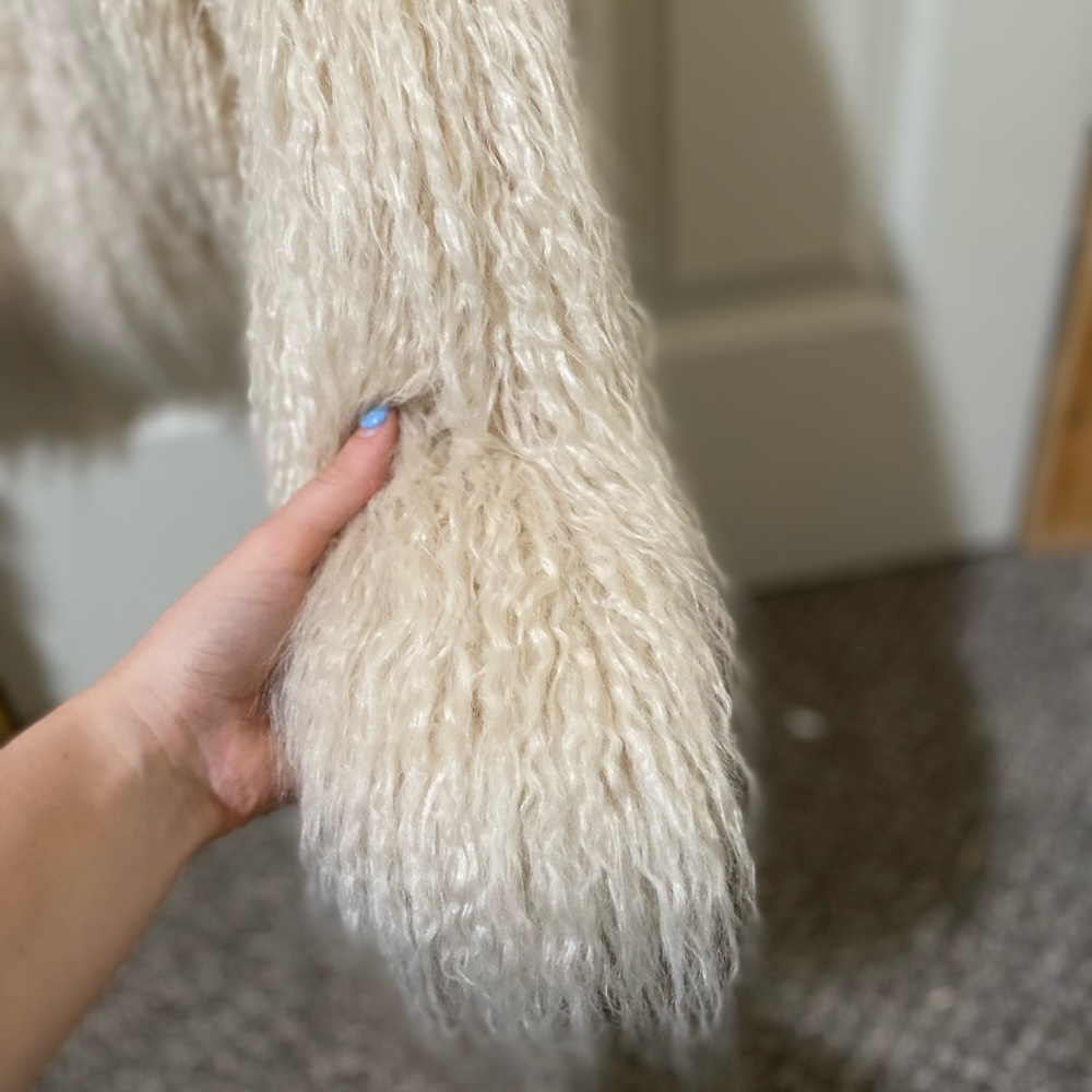 Fuzzy coat - Picture 6 of 6
